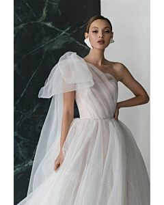 One-Shoulder Puff Sleeve Tulle Gown with Long Train for Evening Events