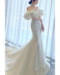 Ethereal Ruffle Mermaid Gown – Off-Shoulder Elegance in White