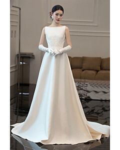 Classic Boat Neck A-Line Wedding Dress with Elegant Lace Detail and Timeless Train