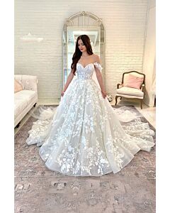Off-the-Shoulder Lace Appliqué Tulle Ball Gown for Evening Events