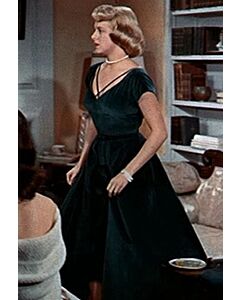 Evergreen Elegance – Rosemary Clooney “White Christmas”–Inspired Green Velvet Cap-Sleeve A-Line Tea-Length Gown