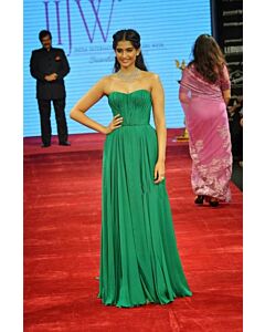 Emerald Dream – Sonam Kapoor Green Strapless Chiffon Prom Gown