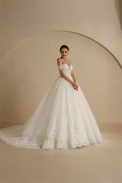 Off-the-Shoulder Lace Gown with Long Train for Formal Events