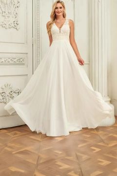 V-Neck Lace Bodice Flowy Tulle Gown with Long Train for Formal Events