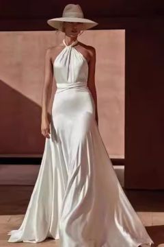Halter Neck Mermaid Gown with Long Train for Formal Events