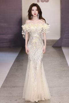 Elegant Off-Shoulder Gold Sequin Gown with Floral Embellishments – Perfect for Evening Galas