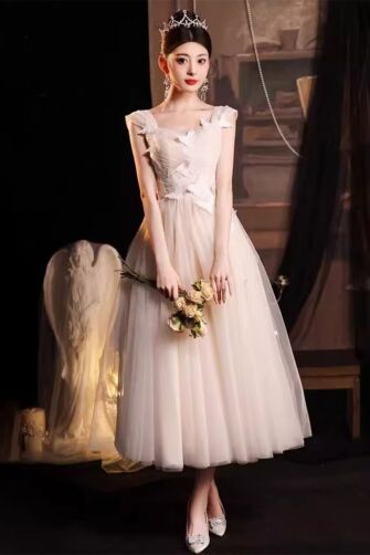 Angel’s Whisper – Elegant Mid-Length Dress