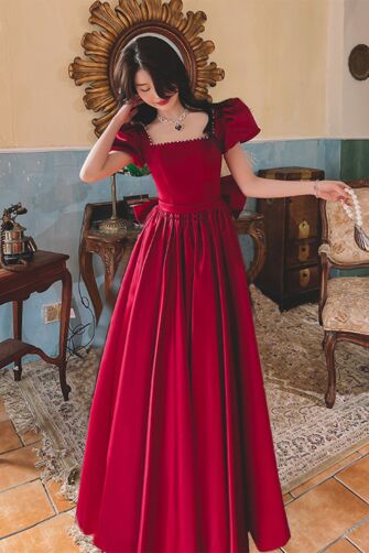 Crimson Regency — Square-Neck Puff-Sleeve Gown