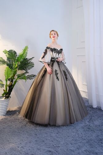 Midnight Bloom – Off-Shoulder Embroidered Ball Gown