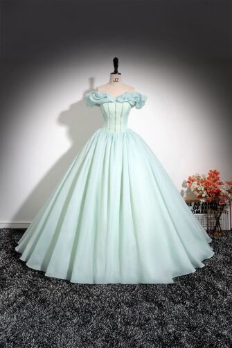 Mint Whisper – Off-Shoulder Tulle Ball Gown