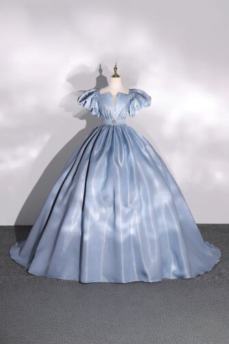 Celestial Grace – Elegant Puffy Sleeve Dress