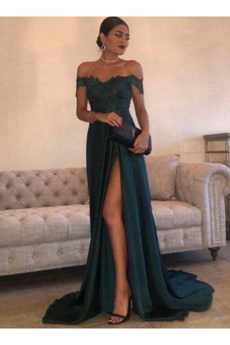 Emerald Enchantment – Off-the-Shoulder Lace & Chiffon Gown