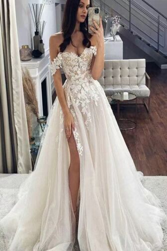 Off-the-Shoulder Lace Bodice Tulle Gown with Side Slit and Long Train for Formal Events