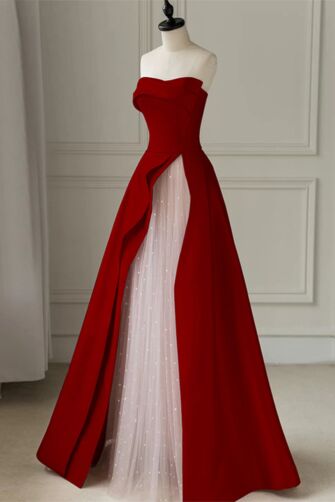 Crimson Strapless Gown with Tulle Underskirt – Perfect for Formal Evenings and Special Occasions