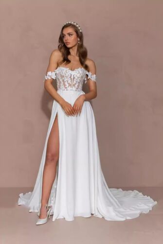 Off-the-Shoulder Lace Bodice Tulle Gown with High Slit and Long Train for Formal Events