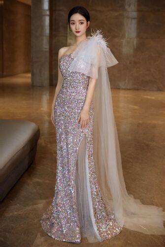Silver One-Shoulder Feather Sequin Gown – Perfect for Red-Carpet and Gala Evenings