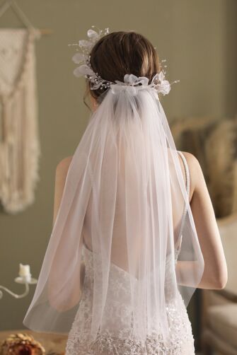 Floral Embellished Tulle Veil with Long Train for Bridal Events