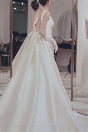 Classic Elegance Satin Wedding Gown – Timeless V-Back & A-Line Skirt