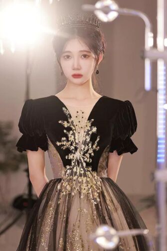 Regal Black and Gold Embroidered Evening Gown – Luxe Velvet and Tulle Dress for Royal Affairs