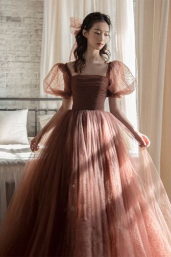 Blush Pink Puff-Sleeve Tulle Ball Gown with Bow – Perfect for Weddings and Elegant Occasions
