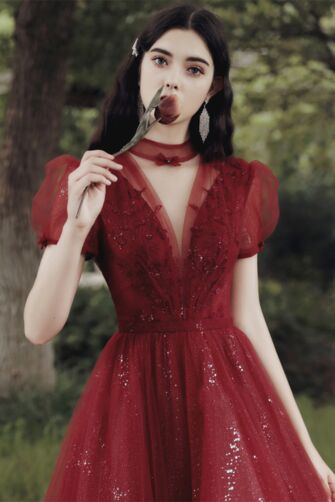 Romantic Red Sequin Embellished Tulle Dress with Puff Sleeves and Choker – Ideal for Special Occasions