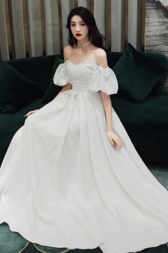 White Off-Shoulder Puff-Sleeve Ball Gown – Perfect for Weddings and Formal Galas