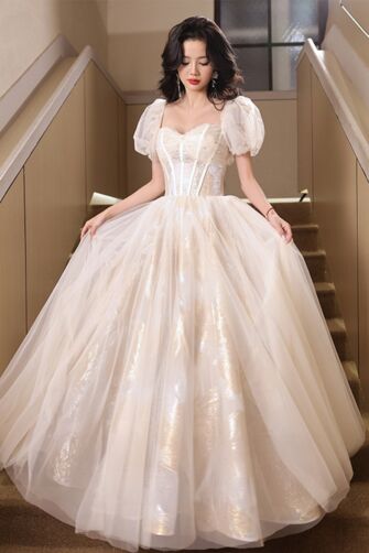 Romantic Off-White Puff Sleeve Ball Gown with Floral Embroidery – Perfect for Weddings and Formal Events