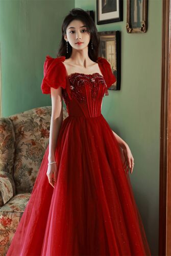 Crimson Puff-Sleeve Corset Tulle Ball Gown – Perfect for Weddings and Festive Occasions