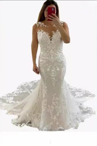 Lace Illusion Neckline Mermaid Gown with Long Train for Formal Events