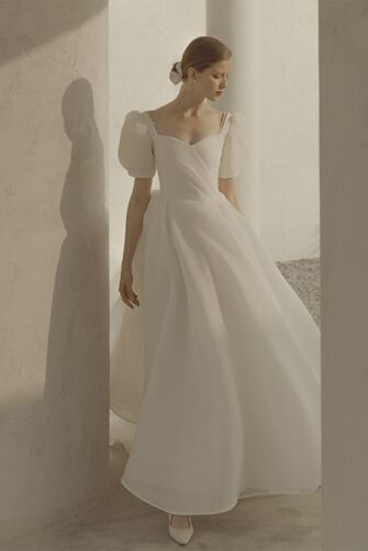 Ethereal Ivory Couture Gown – Vintage-Inspired Puff Sleeve Dress with Flowing Organza Skirt