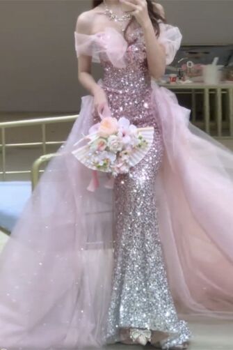 Shimmering Pink-to-Silver Ombre Sequin Gown with Tulle Train – Perfect for Red Carpet and Formal Galas