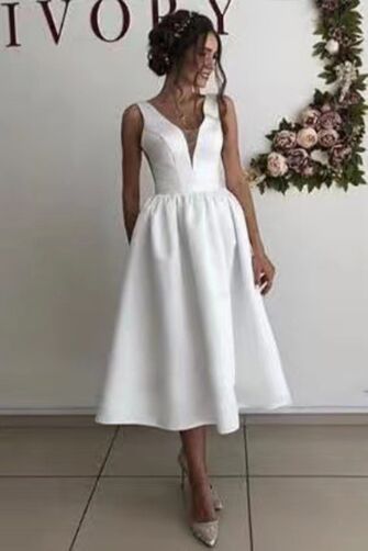 V-Neck Sleeveless A-Line Midi Dress with Pockets for Formal Events
