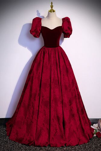 Luxurious Velvet Red Ball Gown with Puff Sleeves – Elegant and Timeless Formal Wear
