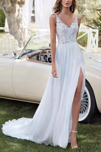 V-Neck Lace Bodice Tulle Gown with High Slit and Long Train for Formal Events