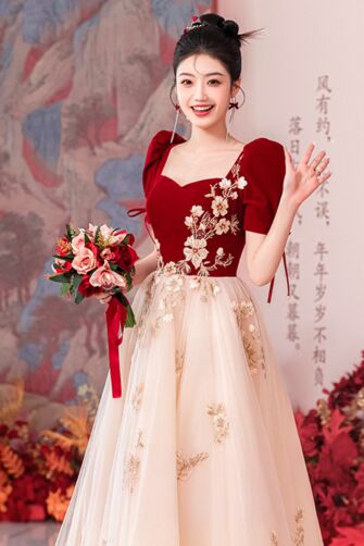 Crimson Velvet Puff-Sleeve Tulle Gown with Gold Floral Embroidery – Perfect for Traditional Weddings