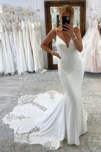 V-Neck Mermaid Gown with Lace-Trimmed Long Train for Formal Events