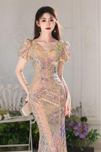 Aurora Radiance – Puff-Sleeve Iridescent Sequin Mermaid Gown