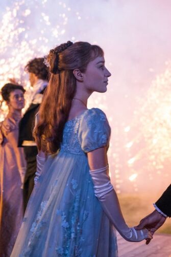 Phoebe Dynevor Daphne Bridgerton Blue Lace Dress in TV Show "Bridgerton"