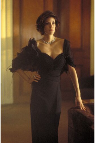Teri Hatcher Black Sweetheart Sheath Gown Tomorrow Never Dies Bond Girl Look