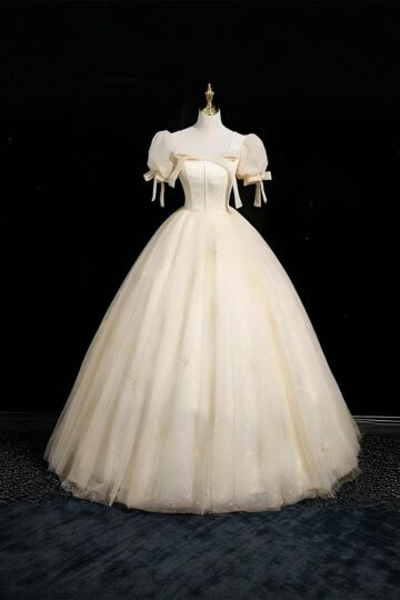 Moon Whisper – Vintage Puff Sleeve Dress