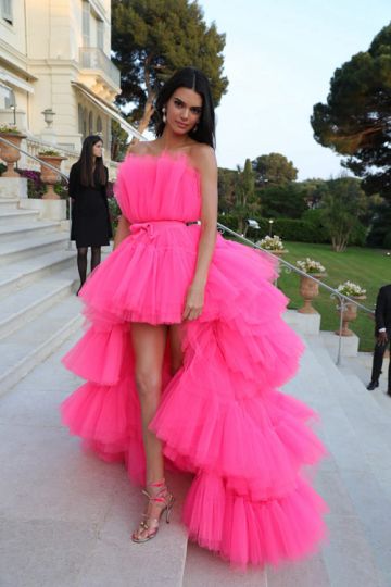 Fuchsia Fantasy – Kendall Jenner Pink Tulle Tiered Ball Gown 