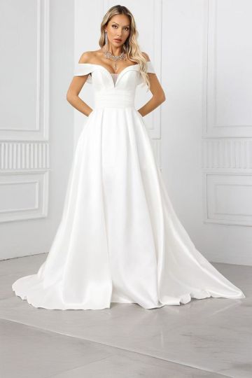 Off-the-Shoulder Sweetheart Neckline Satin Ball Gown with Long Train for Formal Events
