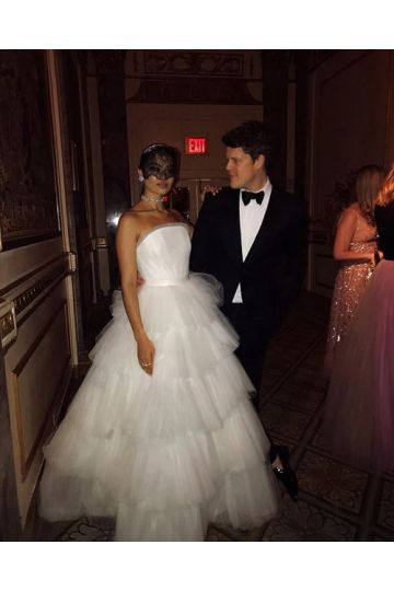 Luminous Layers – Shanina Shaik Venice Gala–Inspired Strapless Tiered Tulle Ball Gown