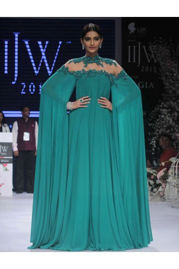 Ethereal Elegance – Sonam Kapoor Inspired Green Backless Prom Dress with Cape Sleeves