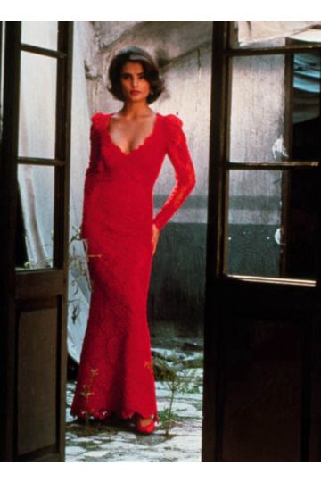 Scarlet Vixen – Licence to Kill–Inspired Red Lace V-Neck Mermaid Gown