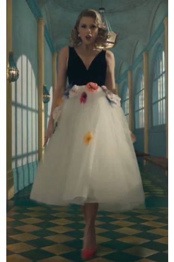 Floral Reverie – Taylor Swift “ME!”–Inspired Black Bodice & Floral Tulle Tea-Length Gown