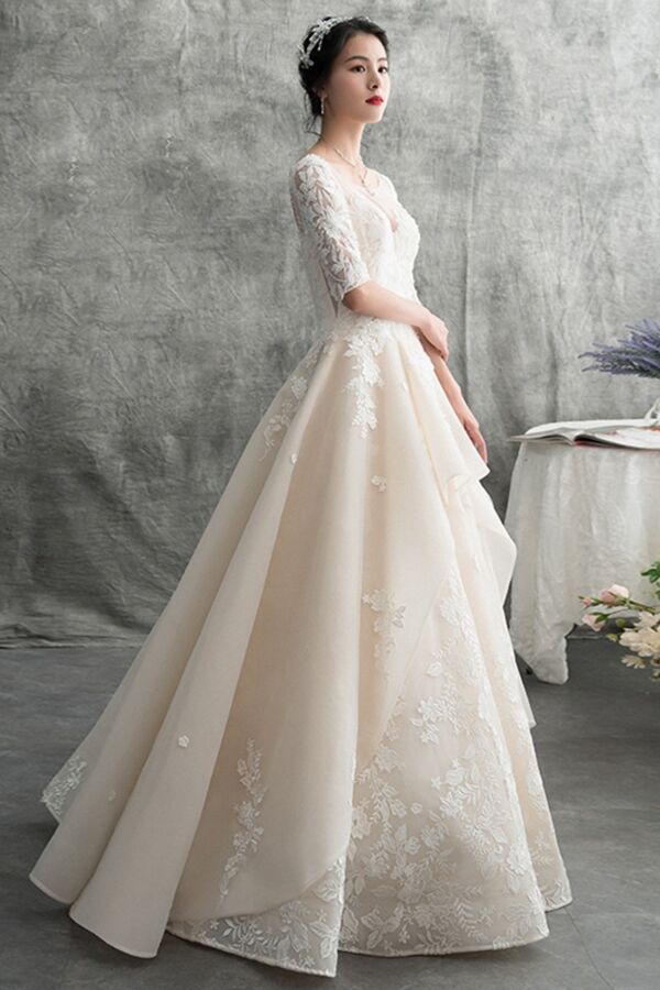 Half-Sleeve V-Neck Lace Ball Gown with Long Train for Formal Events