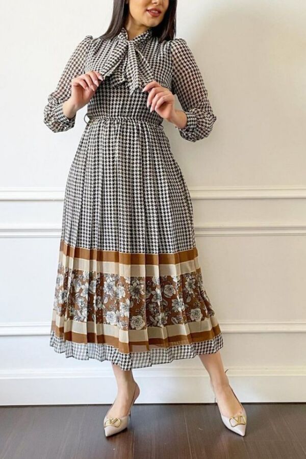 Vintage-Inspired Plaid Midi Dress with Ruffle Collar and Floral Hem