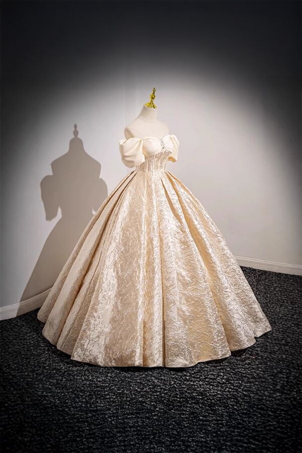 Golden Majesty – Off-Shoulder Jacquard Ball Gown with Corset Bodice
