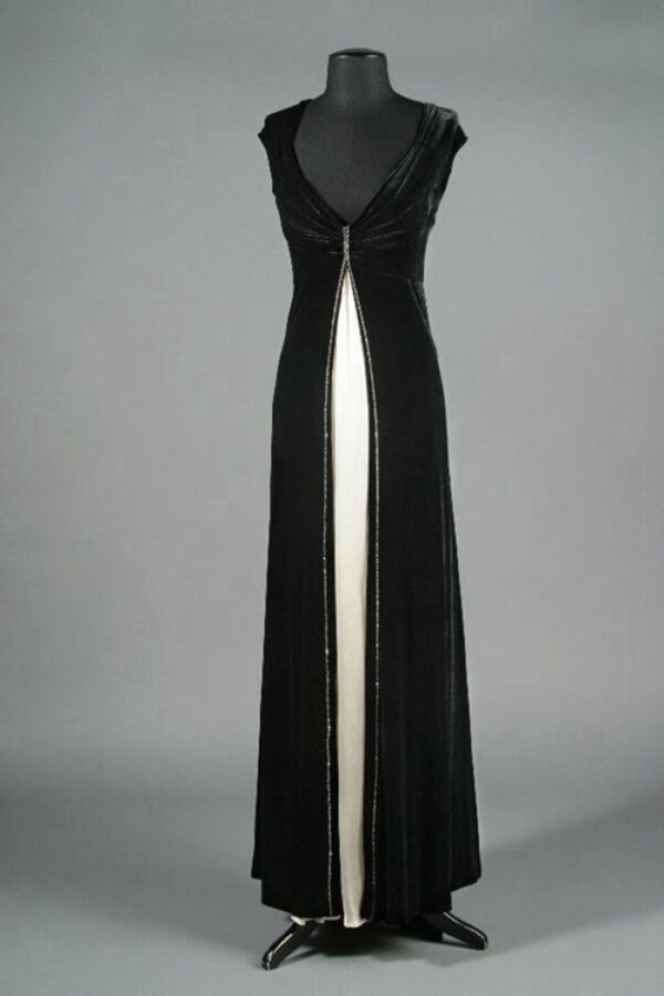 Barbra Streisand Inspired Black and White Off-the-shoulder Velvet Dress "The Concert"